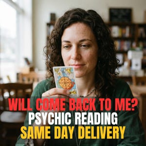 Può includere: Una carta dei tarocchi con l'illustrazione della Ruota della Fortuna tenuta in mano. Il testo sull'immagine recita: WILL COME BACK TO ME? PSYCHIC READING SAME DAY DELIVERY. La carta mostra una ruota centrale con varie figure.