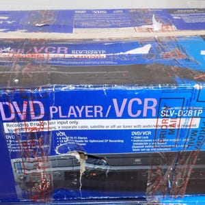 New in Box Sony Slv-D281P DVD VCR Combo Dvd Player Vhs Player with HDMI Adapter (Damaged Box)