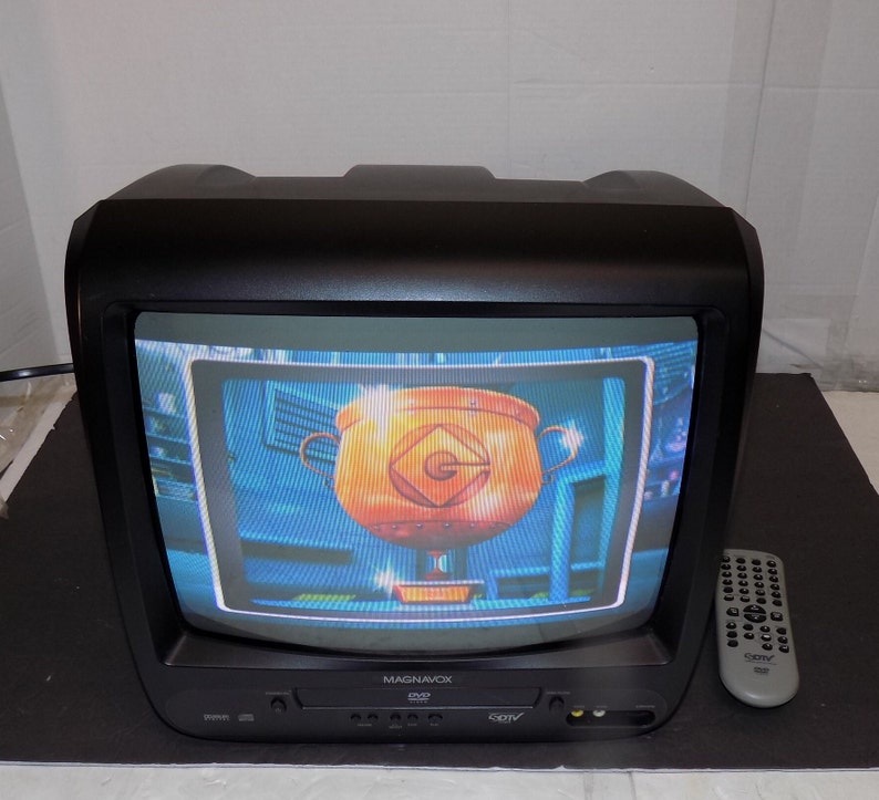 Magnavox CD130MW9 13 Inch Color CRT TV DVD Combo Retro