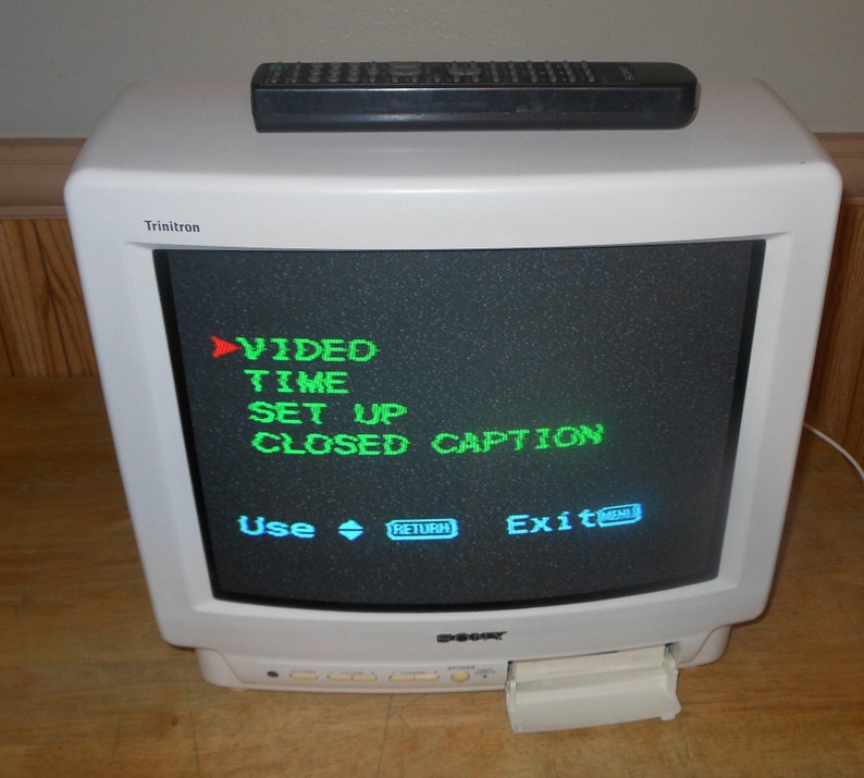 Sony kv-13tr29 13 CRT Color TV Nice Retro Gaming TV with Remote Control