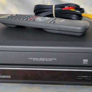 Toshiba m-662 Hi Fi Stereo VHS VCR Vhs Player with Remote & Cables