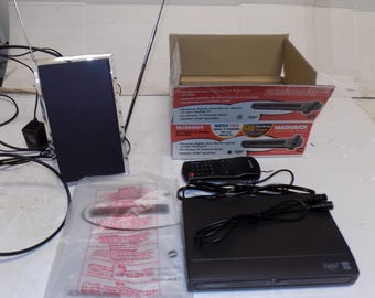 Magnavox TB110mw9 DTV Digital TV Converter Box with Powered Antenna