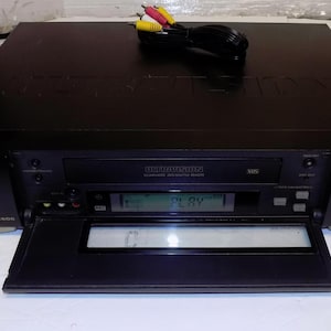 HITACHI vt-ux605 Hi Fi Stereo VHS VCR Vhs Player with Tv Cables No Remote