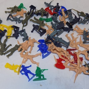 Lot of 68 Vintage Plastic Cowboys Indians Army Civil War Action Figures