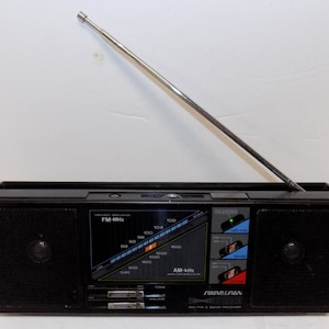Vintage Soundesign Model 2323 AM/FM Stereo Portable Radio Boombox