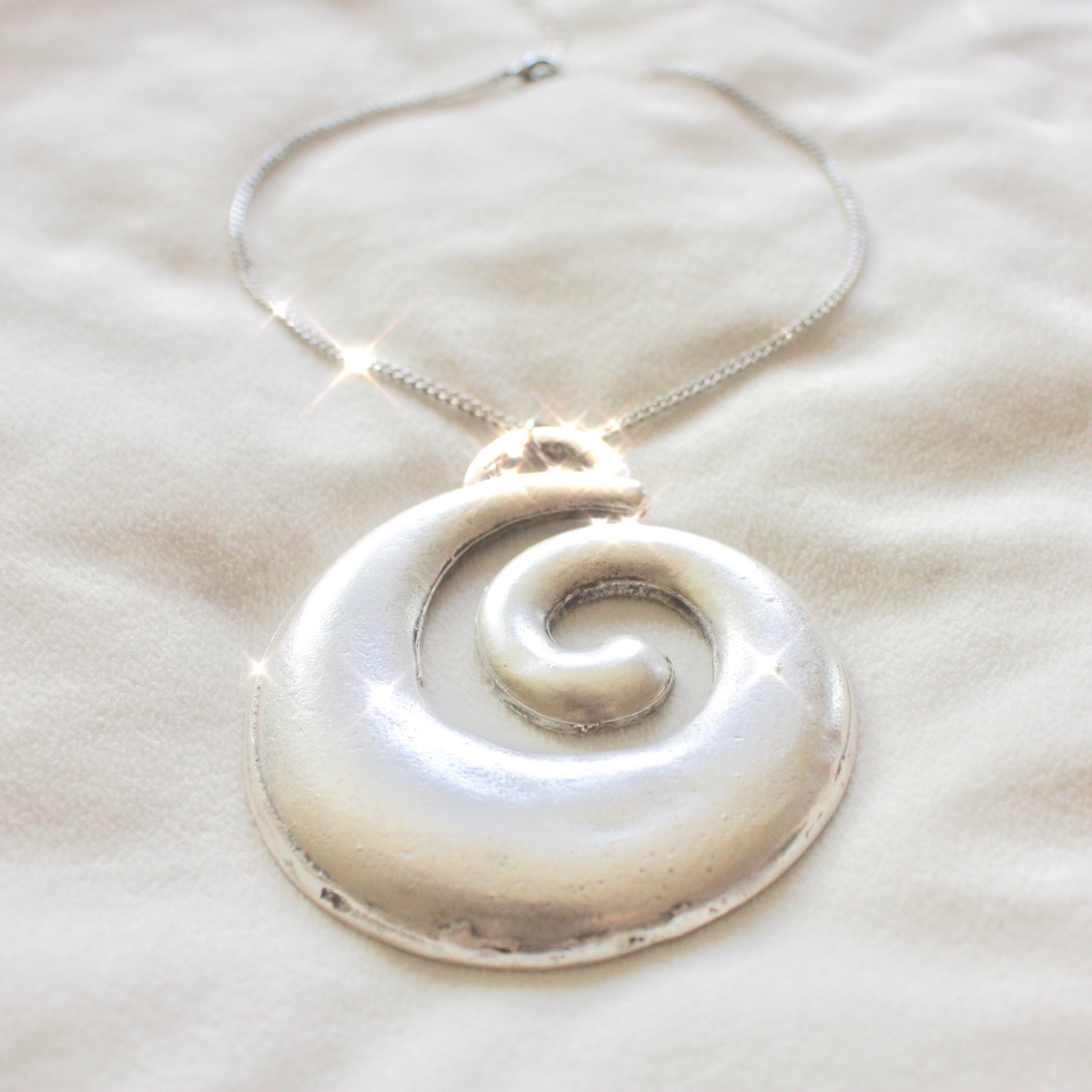 Artistic Swirl Milgrain Diamond Circle Necklace – Kirk Kara