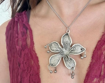 Hibiscus Necklace - Flower Choker, Floral Necklace, Pierced Jewelry