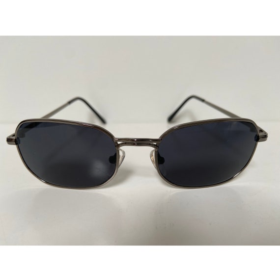 Rounded rectangular vintage sunglasses - image 3