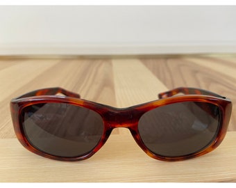 Plastic frame tortoise black vintage sunglasses