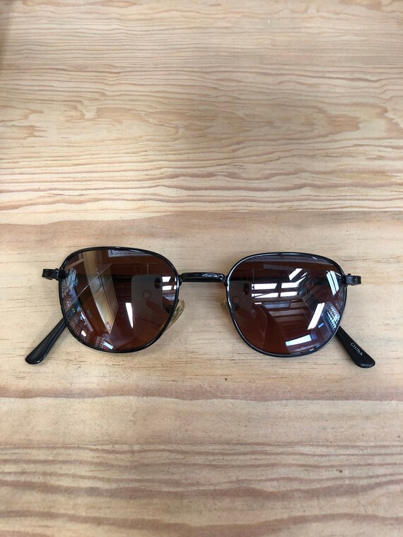 Small square sunglasses - image 6
