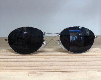 Oval vintage sunglasses