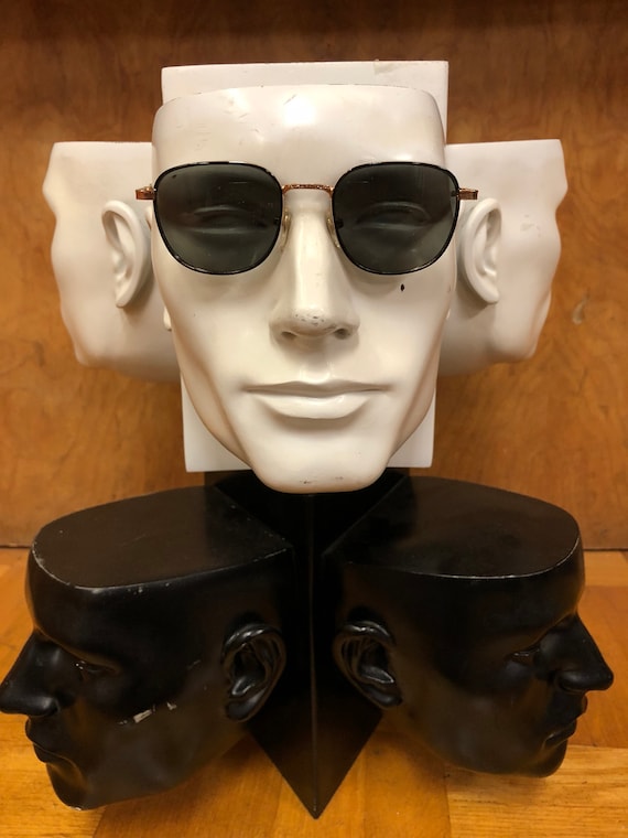 Small square sunglasses - image 9