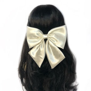 Ivory Satin Hair Bow For Women, Wedding Satin Bow, Wedding Hair Clip, Bridesmaid Hair Bow, Ivory Hair Bow, Large Hair Bows, Girls Satin Bow