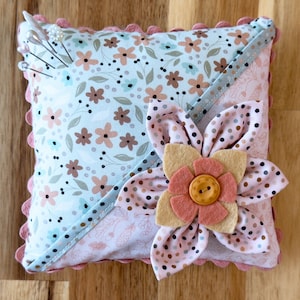 Limited 3D Floral Pincushion - Bowl Filler - Pin Pillow - Tiny Pillow - Stitching Pincushion with Pocket and 3D Flowers - Rick Rack Edging
