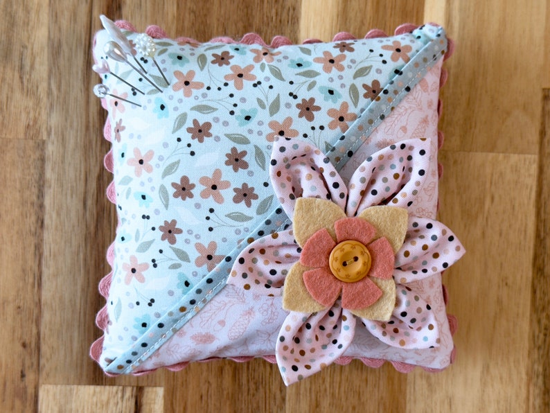 Limited 3D Floral Pincushion - Bowl Filler - Pin Pillow - Tiny Pillow - Stitching Pincushion with Pocket and 3D Flowers - Rick Rack Edging