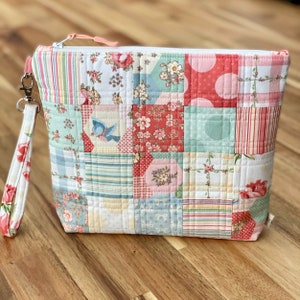 Pretty Posies Pouch Quilt Pattern - Digital Pattern PDF Download