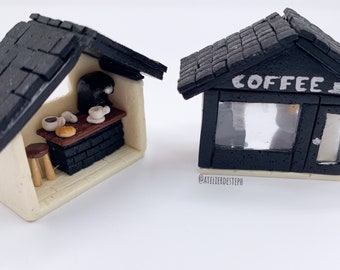 Boutique miniature en fimo en deux parties, Coffee shop miniature en fimo, décor fait-main