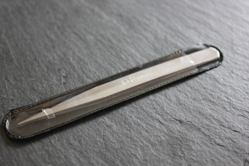 Metal clip to end right called clamp tweezers