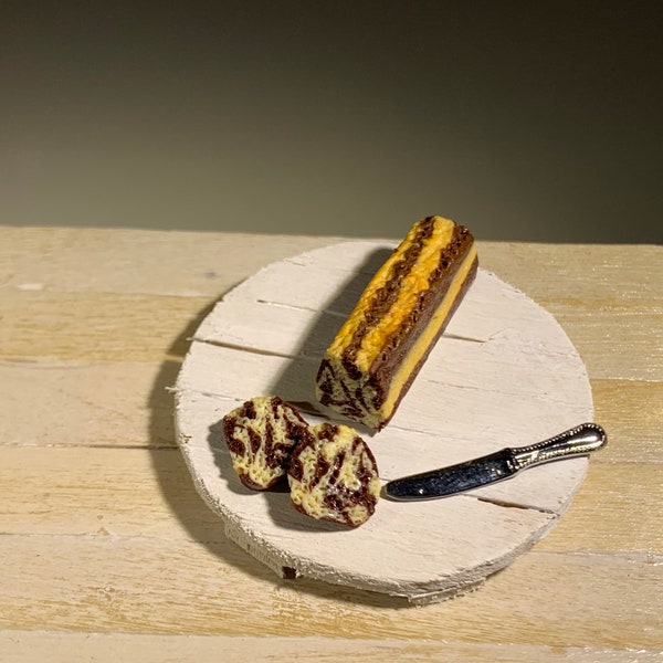 Gâteau marbré au chocolat miniature en fimo