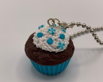 Pendant or turquoise cupcake charm, décor chantilly mint green and turquoise lozenges in fimo, gourmet jewel