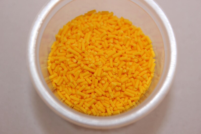 Vermicelles artisanaux couleur jaune tournesol en pâte polymère image 1