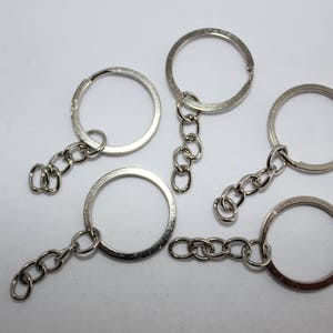 lot de 10 porte-clés à anneaux ronds et chainette d'accroche couleur métal argenté 51x24 mm image 2