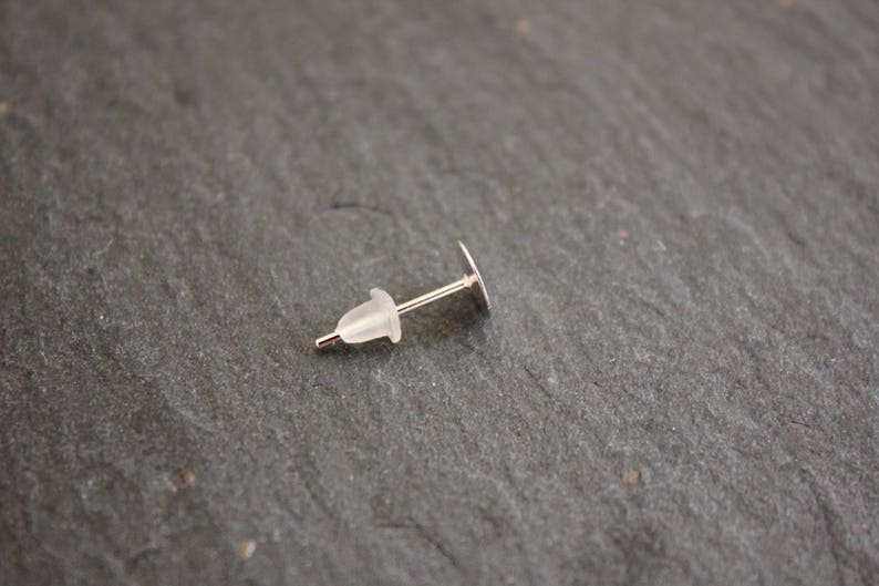 Lot 50 supports de boucles d'oreille puce 12x6 mm en métal argenté et leur embout image 4