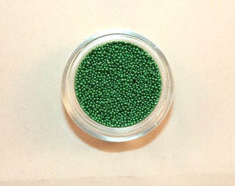 Micro green beads, ideal for gourmet creations and nail art