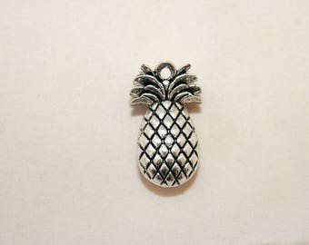 Lot 5 silver metal pineapple pendant charms 25x15 mm