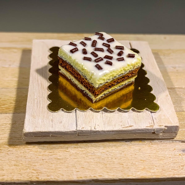 Gâteau napolitain miniature grand modèle en fimo