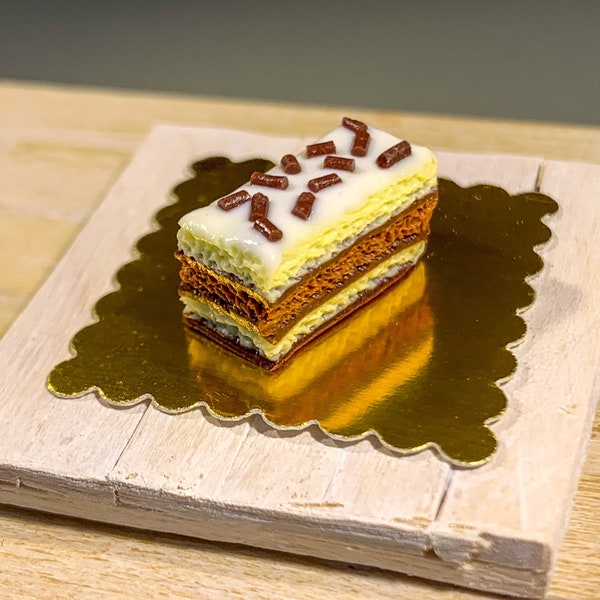 Gâteau napolitain miniature petit modèle en fimo
