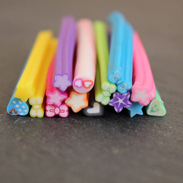 Assortiment de 15 canes variées en pâte polymère thème kawaii