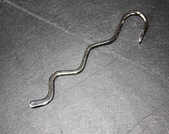 Smooth bookmark shaped serpentine silver-plated 8.5 cm in length (B09379)