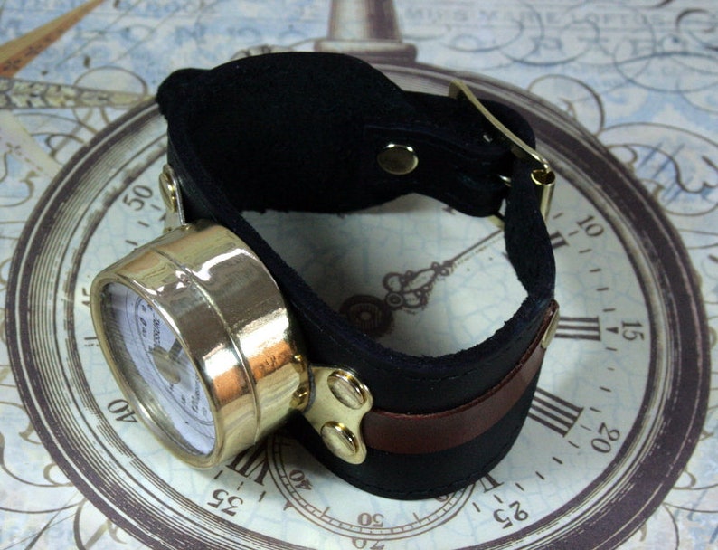 Pressure gauge wrist cuff, Steampunk wrist cuff, black leather cuff, brown leather cuff, LARP instrument bracer, Cosplay Accessory image 4