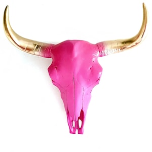 Cow Skull Decor, Barbiecore Decor, Bull Skull, Southwest Girls Room, Southwest Nursery, Cow Skull Figurine, Cow Skull, Pink Skull,