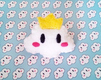 Royal white cloud felt brooch