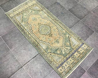 Handgewebter türkischer Oushak-Teppich, anatolischer Boho-Akzentteppich (95 x 43 cm)
