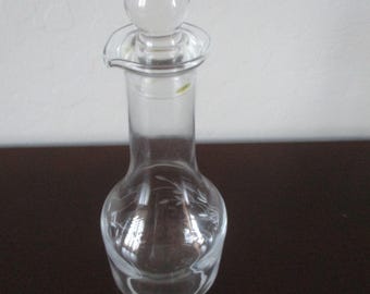 Vintage Glass Oil or Vinegar Cruet with Stopper & Etched Leaves, Dining, Tableware