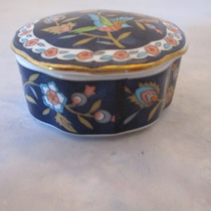 Vintage Blue Flowered Ceramic Trinket Box, Accessories, Vanity, Pill Box