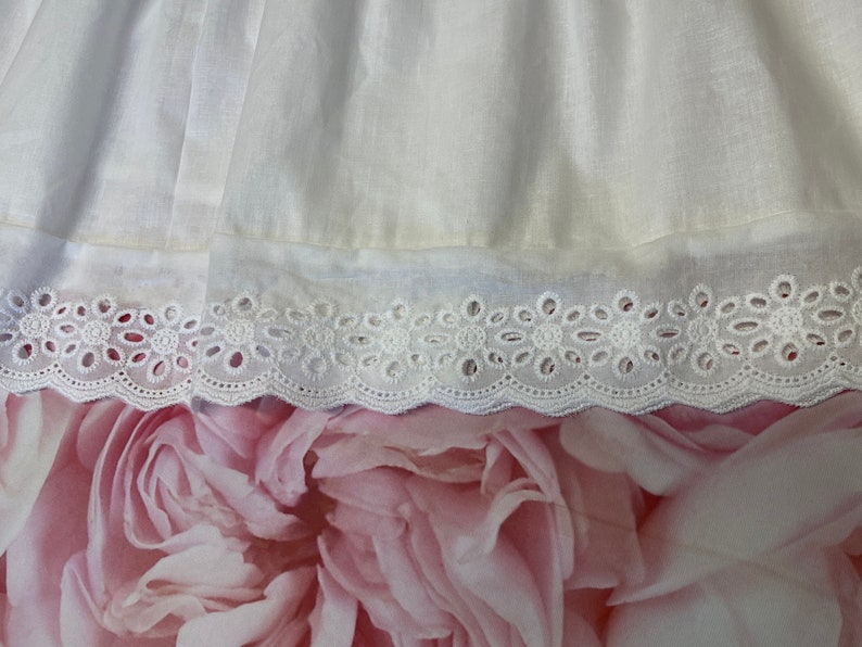 Neue färbbare Vintage Art 100% weiße Baumwolle Petticoat Lochstickerei Größen 6-22 erhältlich Braut, Brautjungfer, Steampunk, Goth, Rockabilly Bild 4