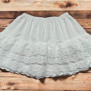White Rara Ruffle Mini Skirt – 3 Tiered Punk Y2K Style – Women&#39;s UK 4-6         12&quot; Micro Length – Festival, Grunge, Edgy Summer Look