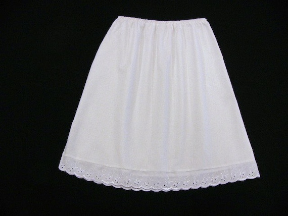 Vanity Fair, Intimates & Sleepwear, Vanity Fair Womens Half Slip Size S  Short Mini White Lace Trim Single Slit Skirt