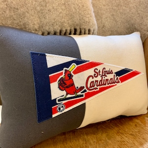 Pennant Pillow American Roadtrip Pennant Pillow, vintage St. Louis Cardinals - Oreiller décoratif