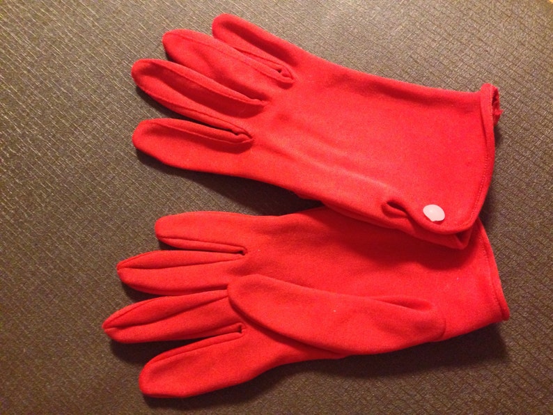 Red vintage gloves image 4