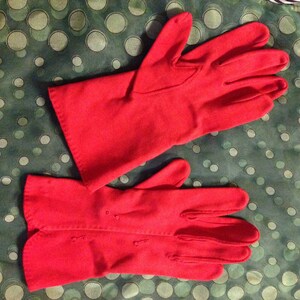 Red vintage gloves image 2