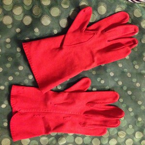 Red vintage gloves image 5