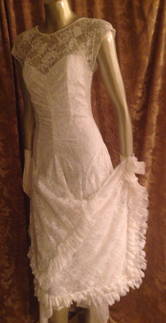 Vintage wedding handkerchief lace dress size 8 - image 4