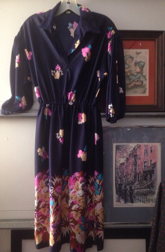 Size 13 vintage floral dress with ties on the shou