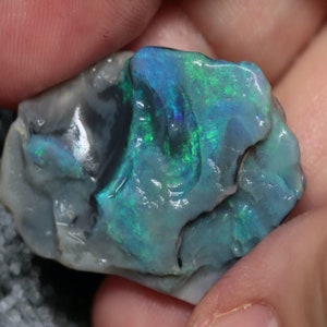 30.8 cts Australian Rough Opal Single, Lightning Ridge for Carving CMR