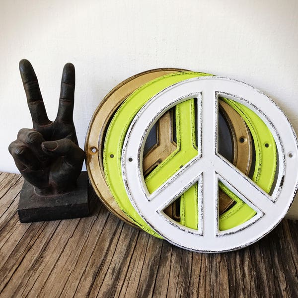 Peace Sign Wall Art / Boho Nursery Decor / Minimalist Wall Hanging / Rustic White Vintage Style Nursery Wall Art / Metal Peace Sign